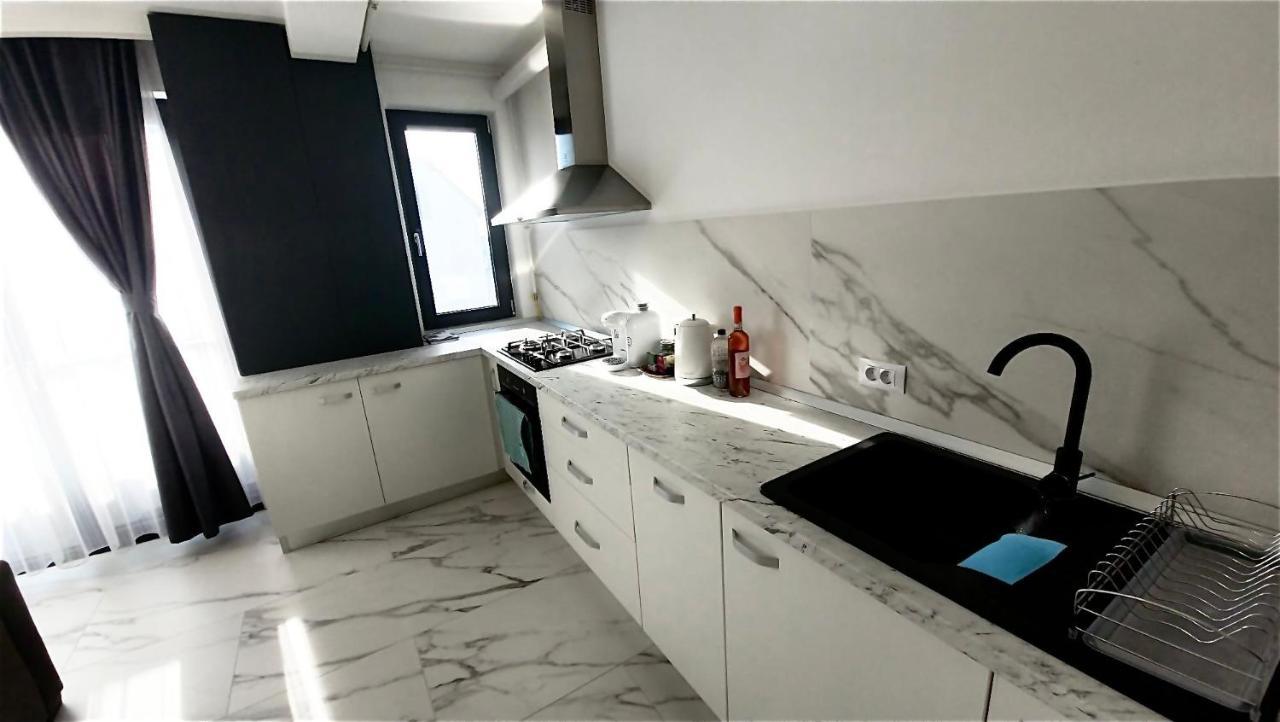 Magic Mirror Apartment Satu Mare Exterior photo